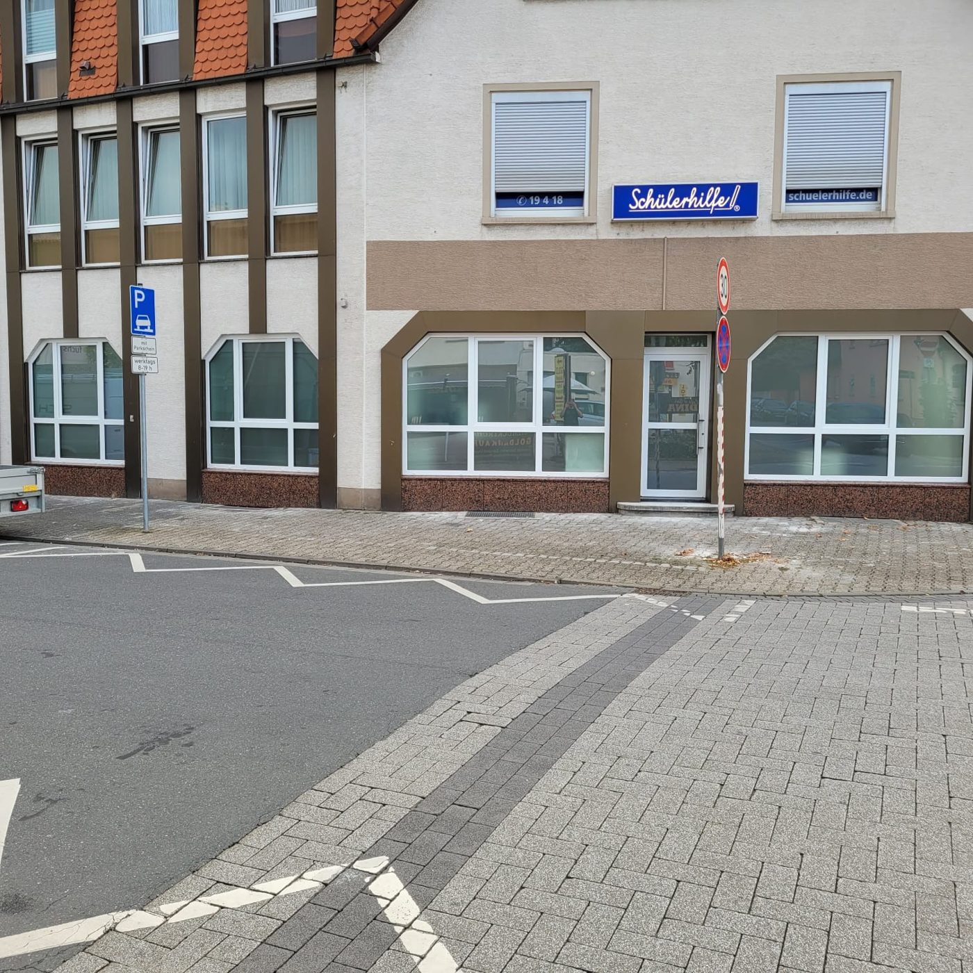Fensterfront am Gewerbeobjekt – Referenz von WB Bauelemente