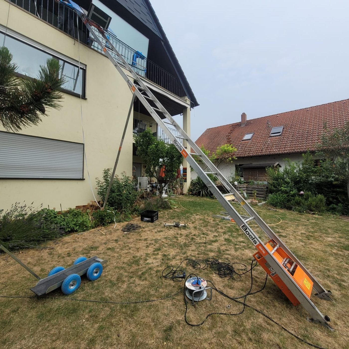 Montagevorbereitung vor Ort – Referenz von WB Bauelemente
