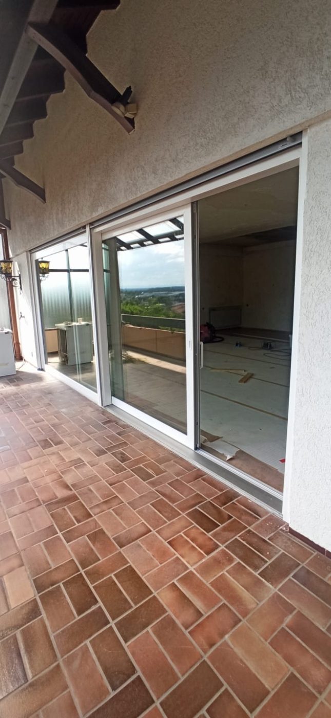 Schiebeelement zur Terrasse – Referenz von WB Bauelemente